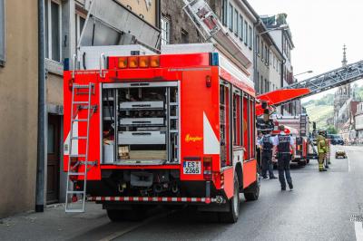 Esslingen: Sturz aus 3 Meter Hoehe sorgt fuer Rettungseinsatz und Strassensperrung
